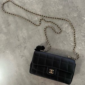 classic handbag lambskin & gold tone metal black